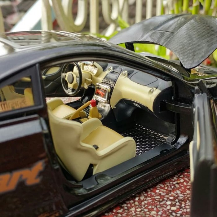 Ready  Jada Mitsubishi Lancer Costum 1:18