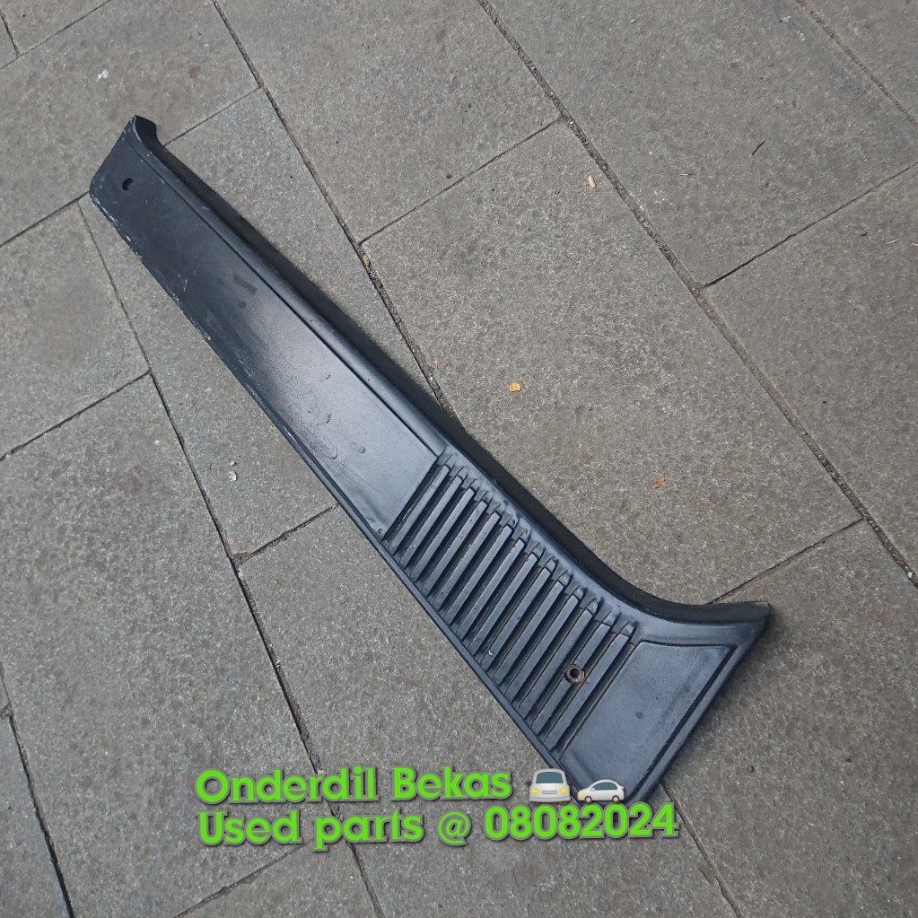 garnish pilar c Kanan Toyota kijang Rover