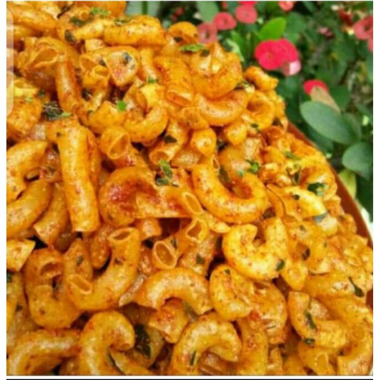 

makaroni bantat pedas kriuk aroma daun jeruk berat 500gr