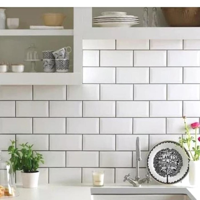 [Ready] Keramik Dinding Dapur 10X20 Putih Glossy-Subway Matte Glossy White [N9M8]