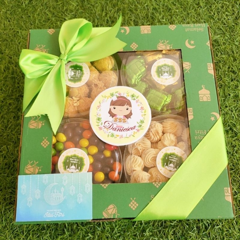 

.If17 Hampers Parsel Kue Lebaran Lebaran Isi 4 Toples Kue Kering Nastar Keju , Sagu Keju, Putri