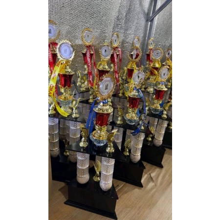 PIALA/TROPHY KRISTAL KAKI 3