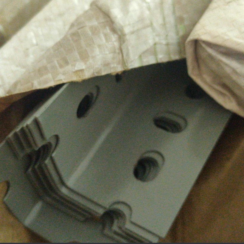 Promo Besi Siku Lubang / Siku Lobang panjang 3 Meter tebal 1,15mm.