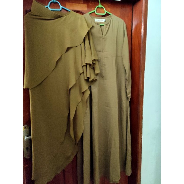 preloved sabrina dress atelier angelina dan Maryam khimar