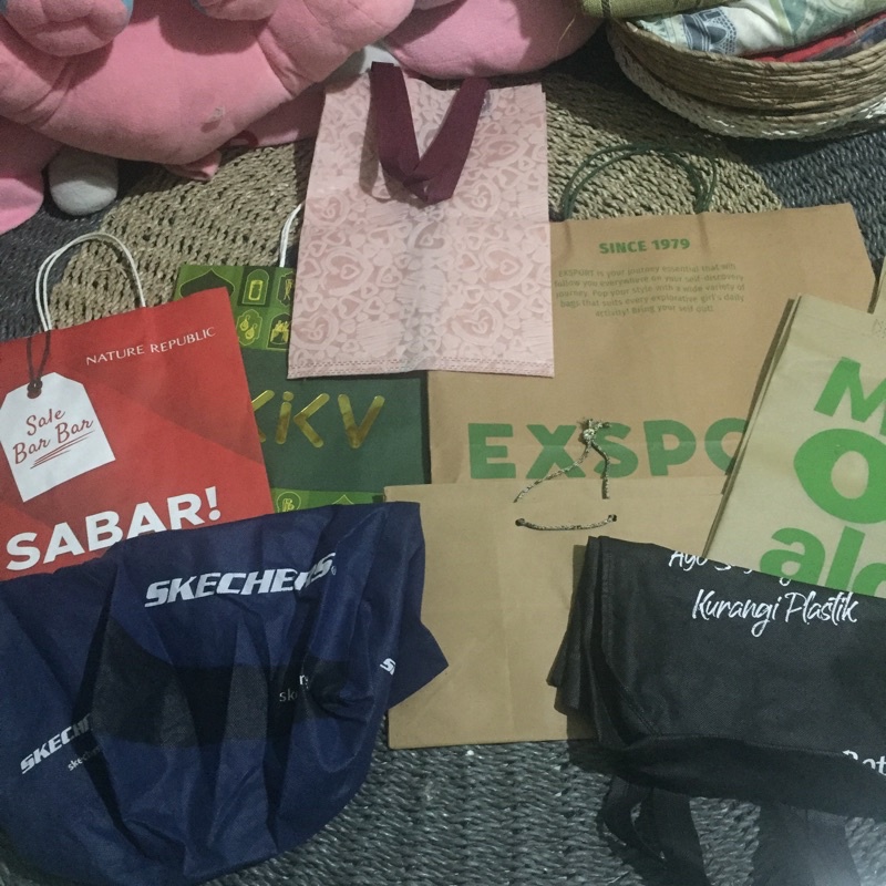 Tas Totebag Paperbag Uniqlo KKV Sociolla Makaroni Ngehe Ichiban Sushi Burger King MCD McDonalds Skec