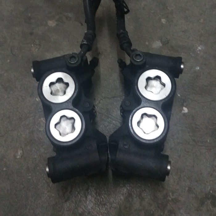 {Bekas} Kaliper Sumitomo Radial Monoblock 108mm limbah moge Yamaha R1 R6 - Silver Kiri Diskon