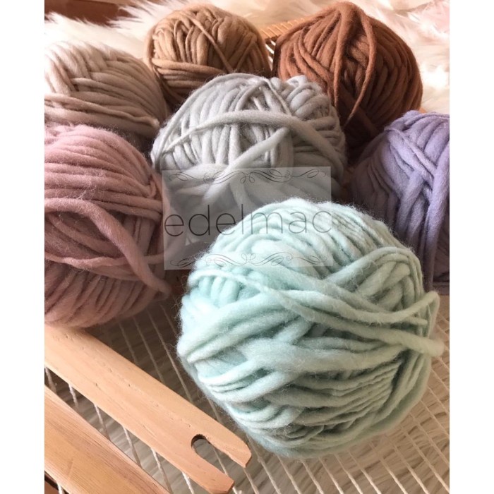 

TALI BENANG WOOL YARN TAPESTRY WEAVING MACRAME