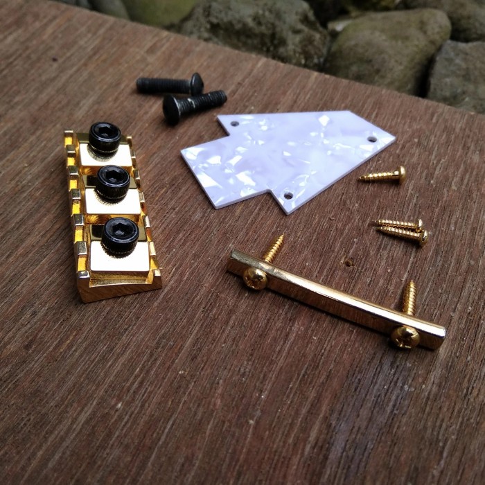 Locking Nut Gold Set Original Ibanez JEM 7V WH Guitar
