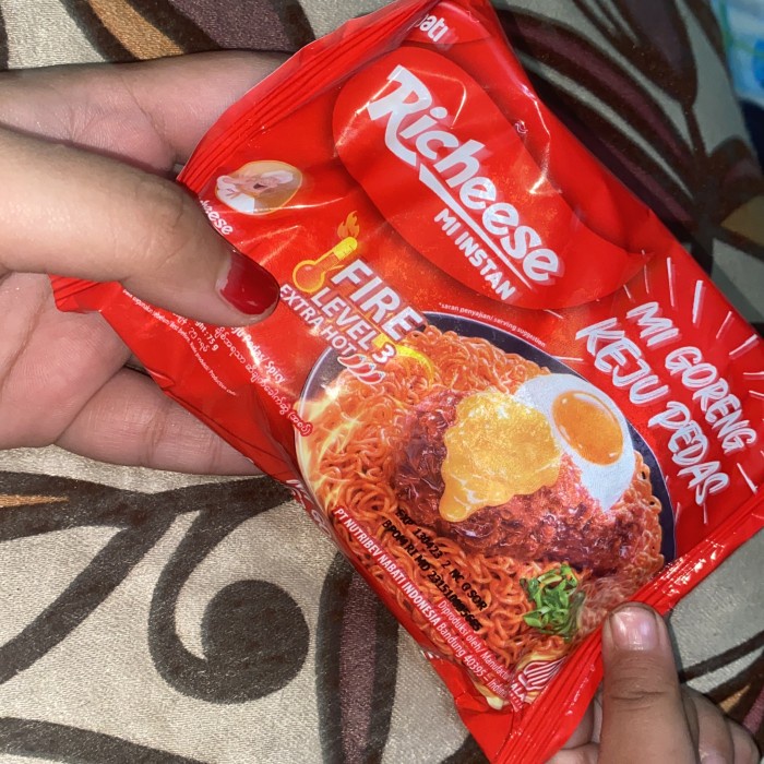 

richeese mie goreng keju