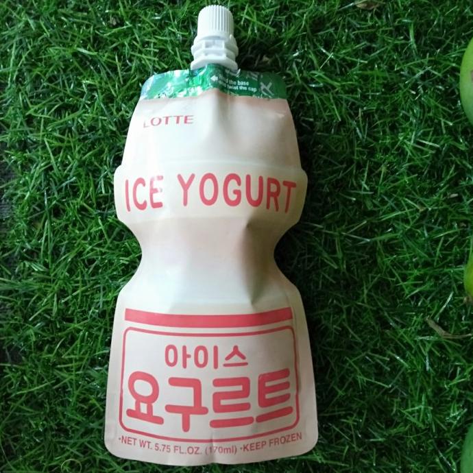 Produk Unggulan] Lotte ice yogurt pouch 170 ml / es susu rasa yogurt yakult korea