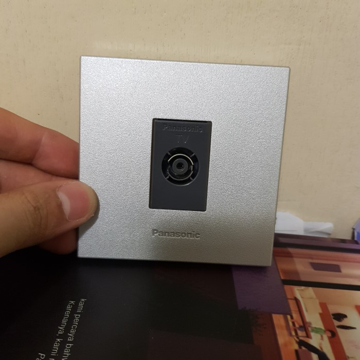 stop kontak outlet tv panasonic style e silver tokolaris1629