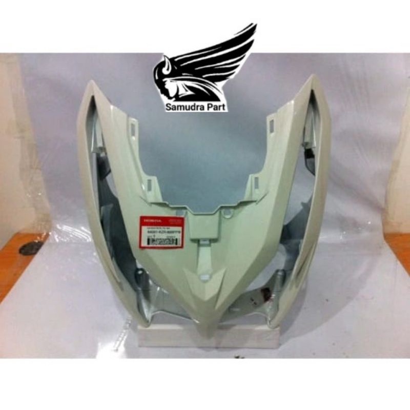 Cover lampu Vario 125 Cerobong lampu Vario 125 original 64301KZR600PFW