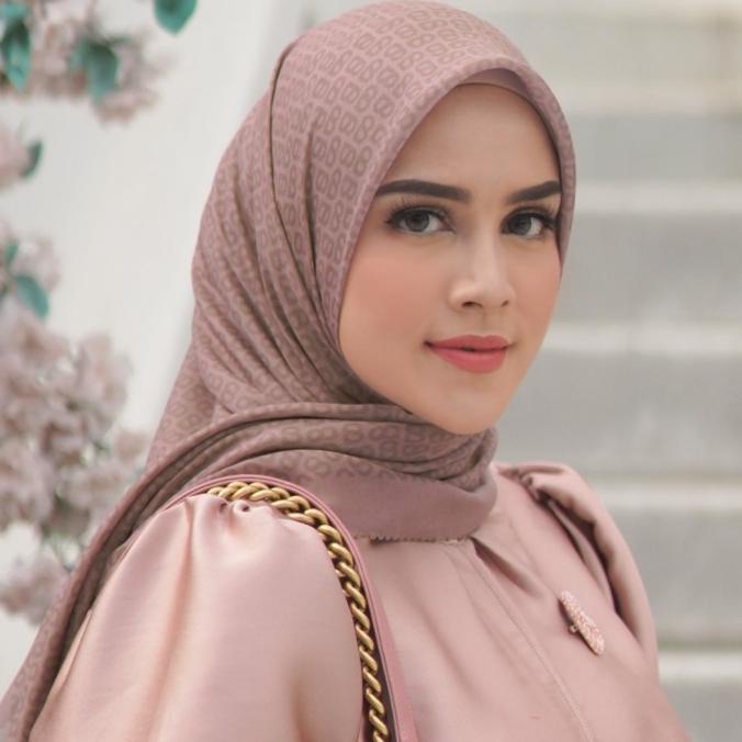 Sale BUTTONSCARVES TAPIS SQUARE - LOTUS Termurah