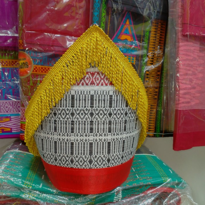 

Hariya Topi Pengantin Adat Ragi Hidup Manual
