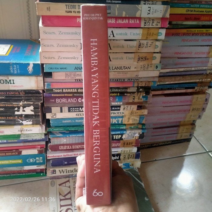 FLASH SALE ORI HAMBA YANG TIDAK BERGUNA PDT DR PWT SIMANJUNTAK EPHORUS HKBP KE-11 TERLARIS