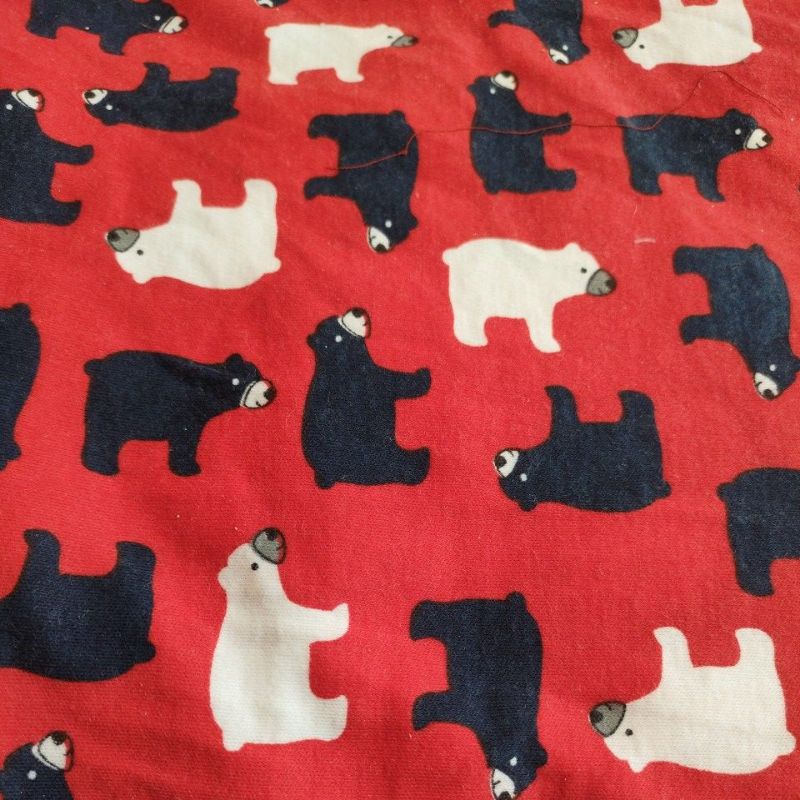 KAIN KILOAN KAOS MOTIF BERUANG MERAH 430 gram