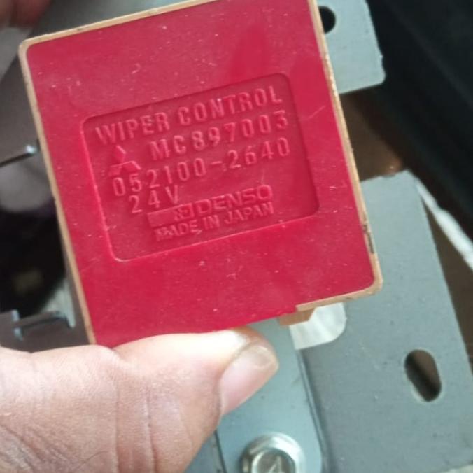 INTERVAL WIPER CANTER