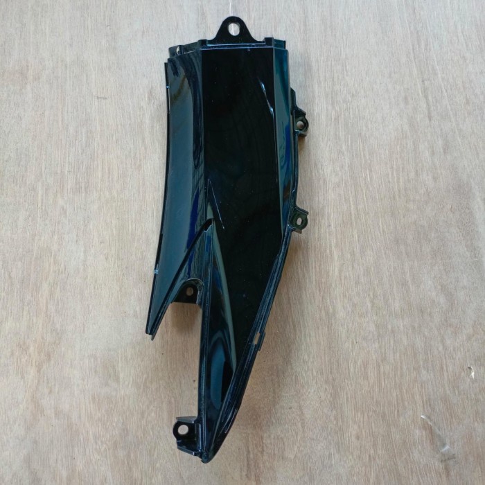 Cover R Center Side Hitam Revo Absolute 110 ORI AHM 64325KWW640FMB ORIGINAL