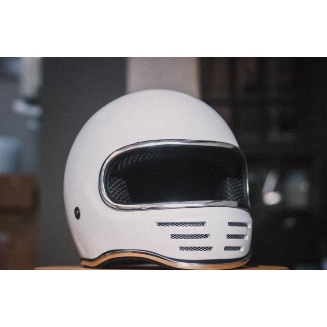 ORDER SEKARANG Helm Klasik M61 - Putih (BONUS Sarung Helm Backpack)