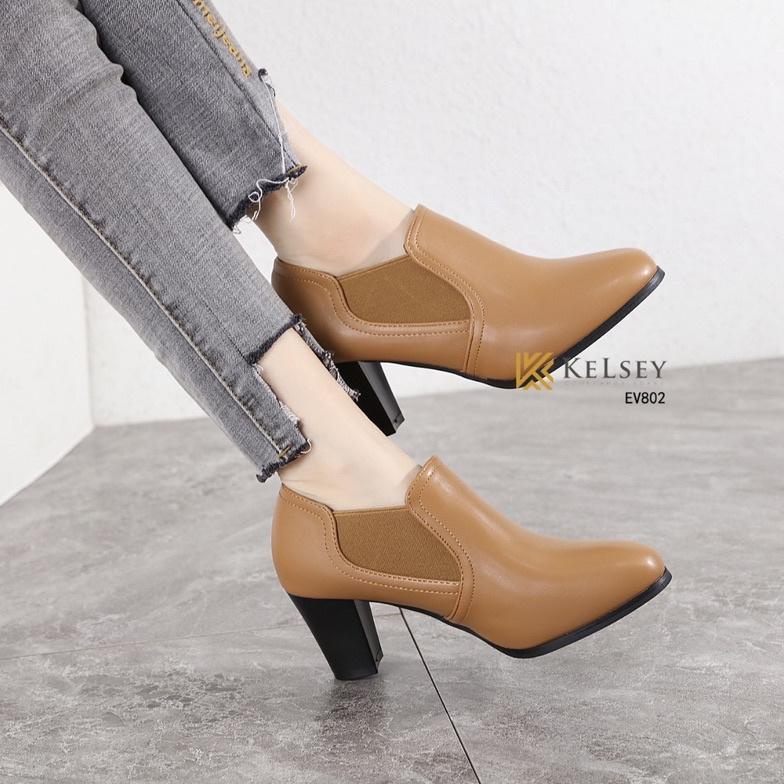 (GRATIS ALAS KAKI) Kelsey Sepatu Boots Hak Tinggi 5cm Wanita EV802