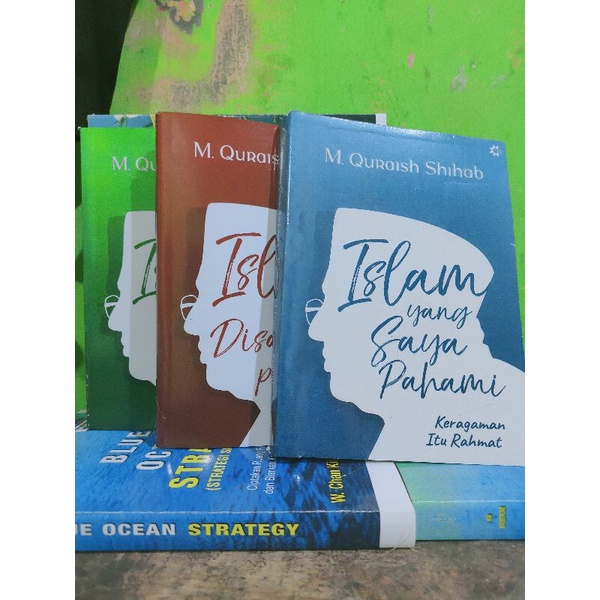 

1 Paket 3 Buku by M. QURAISH SHIHAB