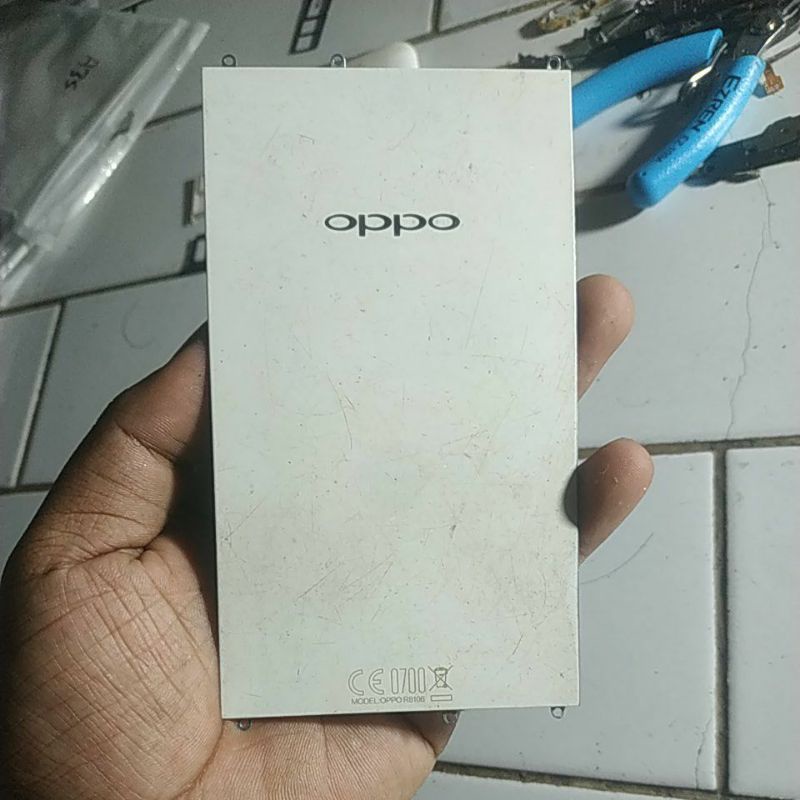 Penutup bekas belakang tanpa Bazel Oppo R5