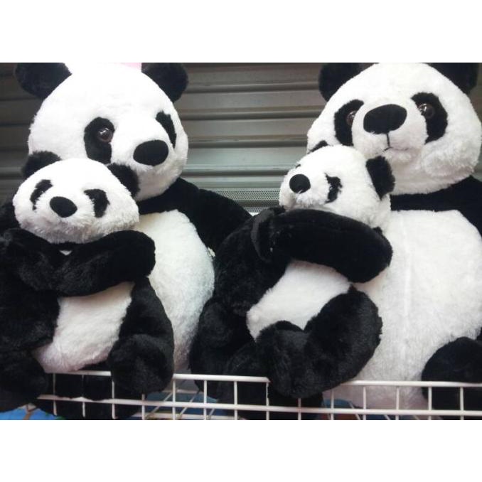 Boneka panda besar