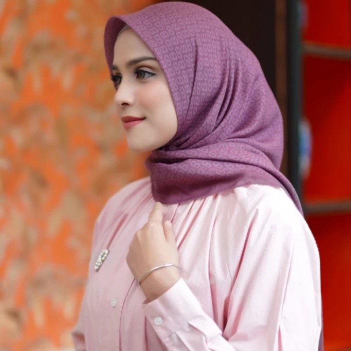 [Original] Buttonscarves The Tapis Square - Rosewood Limited