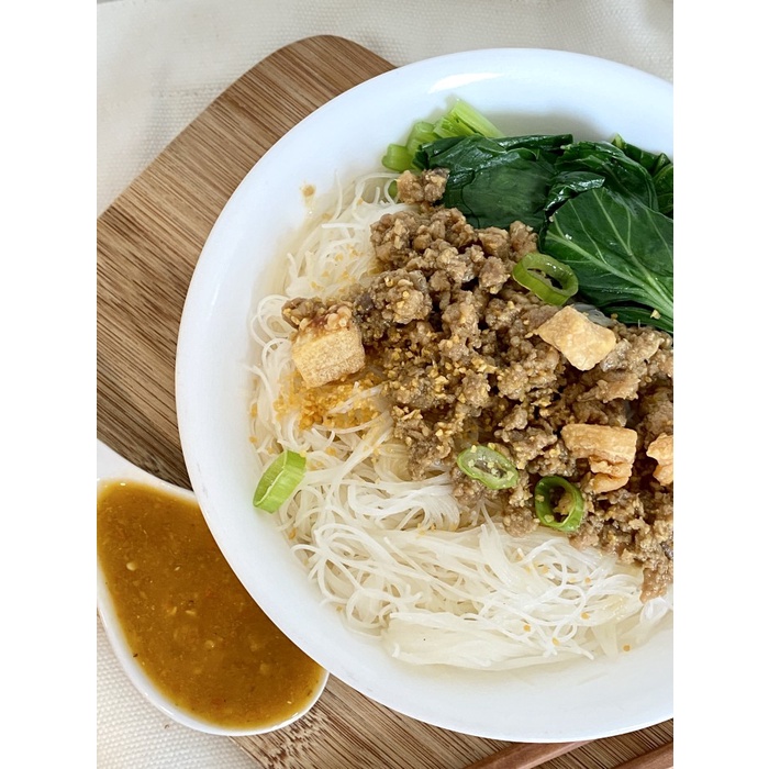

Bihun Babi E Lenials Siap Masak. 1 Paket Isi 3 Porsi Bihun