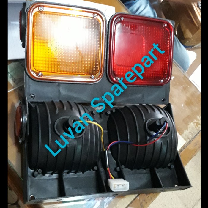 Cod Lampu Stop Belakang/Lampu Rem Truk Fuso/Nissan/Trailer 2 Warna Kode Ema264
