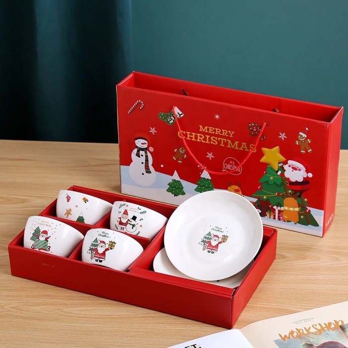 

DISKON MURAH Christmas Hampers set/Piring set Santa/Red box Christmas set BERRY30.JAYA
