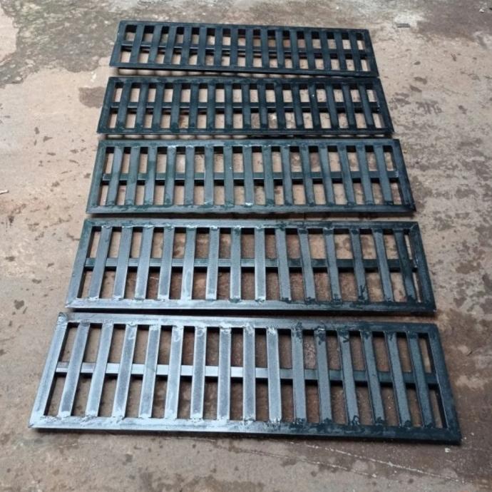 tutup got selokan grill