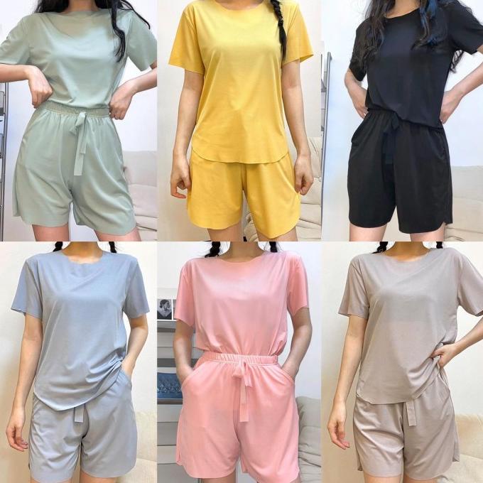 One Set Wanita Celana Pendek - 100% Import