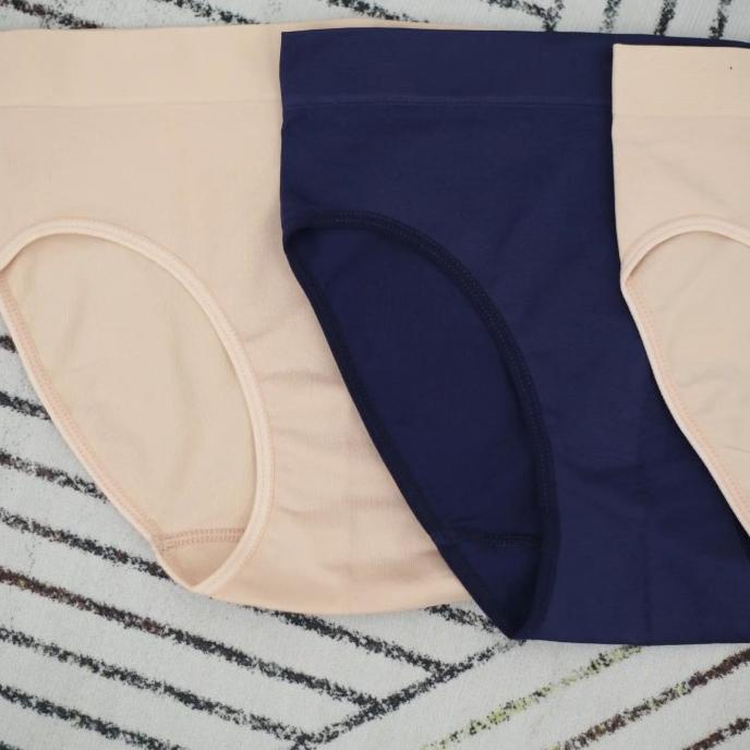 RH161 PANTY ULTRA SEAMLESS by UNIQLO Original Branded - XXXS Gelap