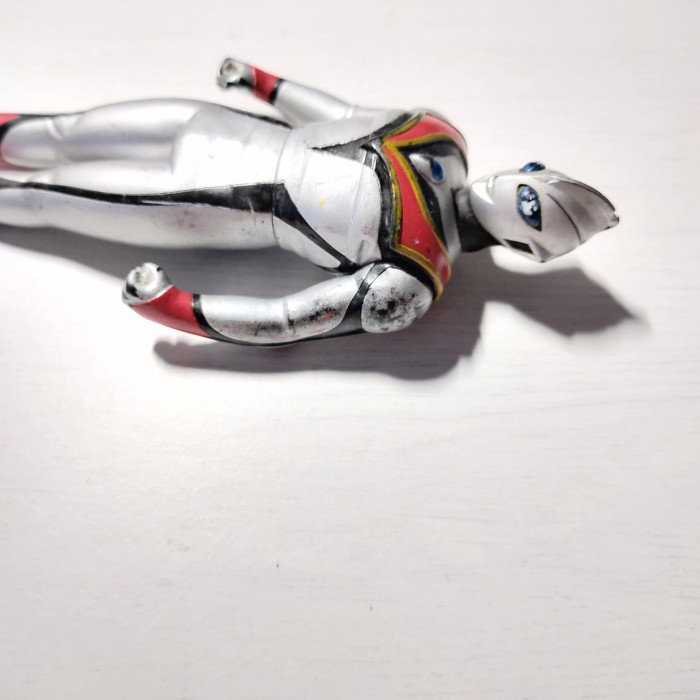 uhs ultraman evil tiga action figure vinyl 17 cm bandai langka rare telorayampuyuh