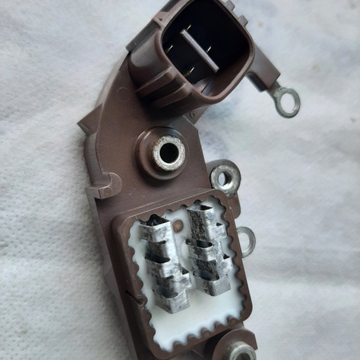 Ic Regulator Alternator / Ic Dinamo Ampere Suzuki Splash / Ertiga Gl Star