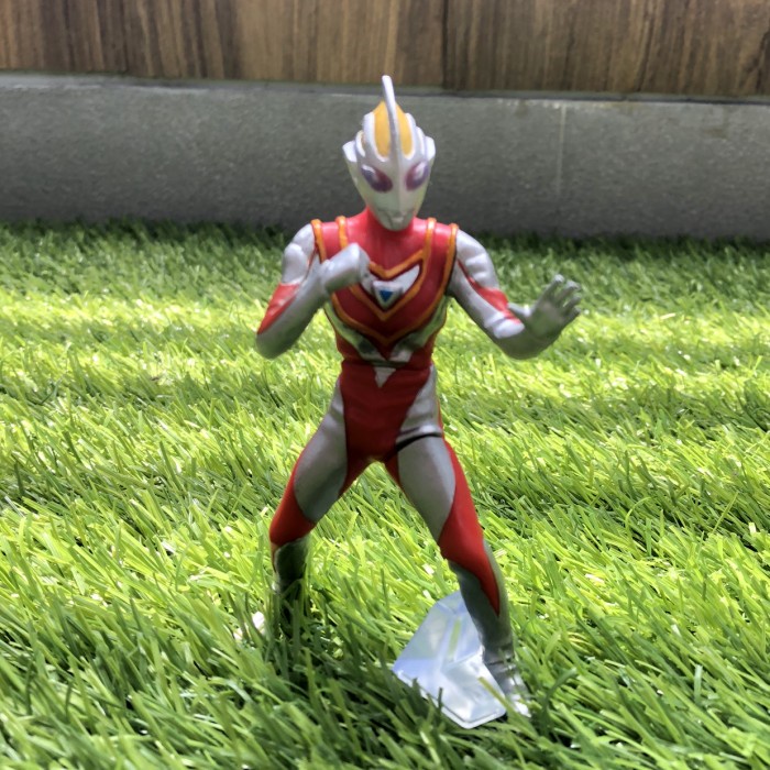 action figure ultraman gaia