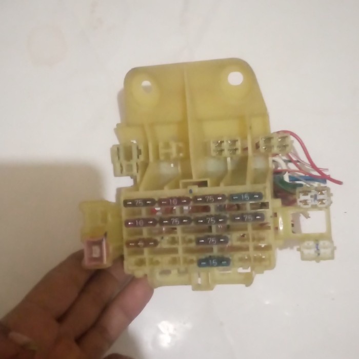 Fuse Box Soket Sekring Toyota Kijang Kapsul [Kode Ku001Kode Ku002Kode Ku003Kode Ku004Kode Ku005Kode
