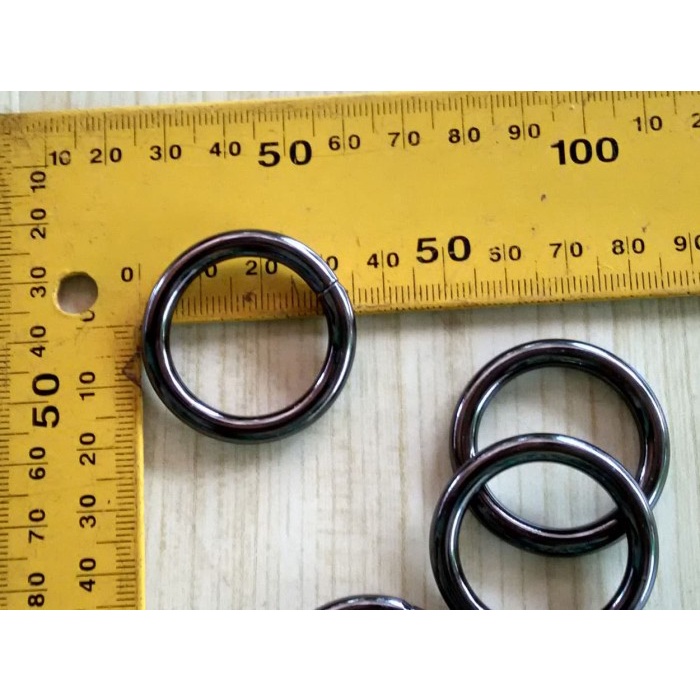 

Ring bulat 25 mm tebal 5 mm nikel hitam
