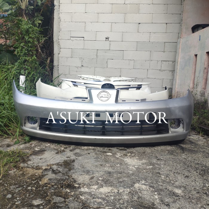 {BEKAS} bemper bumper depan nissan latio  Berkualitas