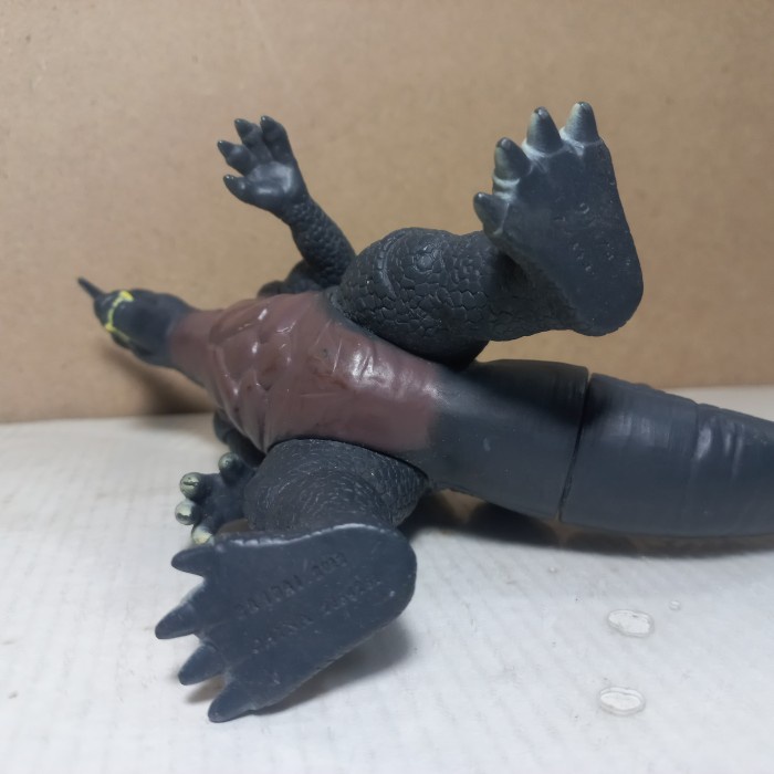 action figure monster ultraman kaiju original bandai rerevika93