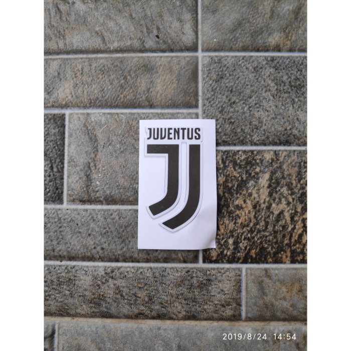 

Terlaris - Stiker Logo Klub Bola Juventus Sticker Casing HP Motor Helm Laptop Buk