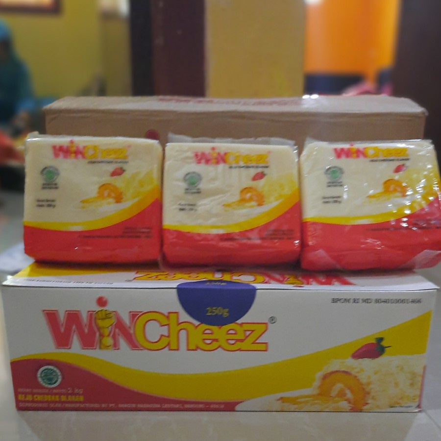 

Keju Wincheez Isi 8 X 250 Gram , Cheese Cheddar Blok 250Gr Box