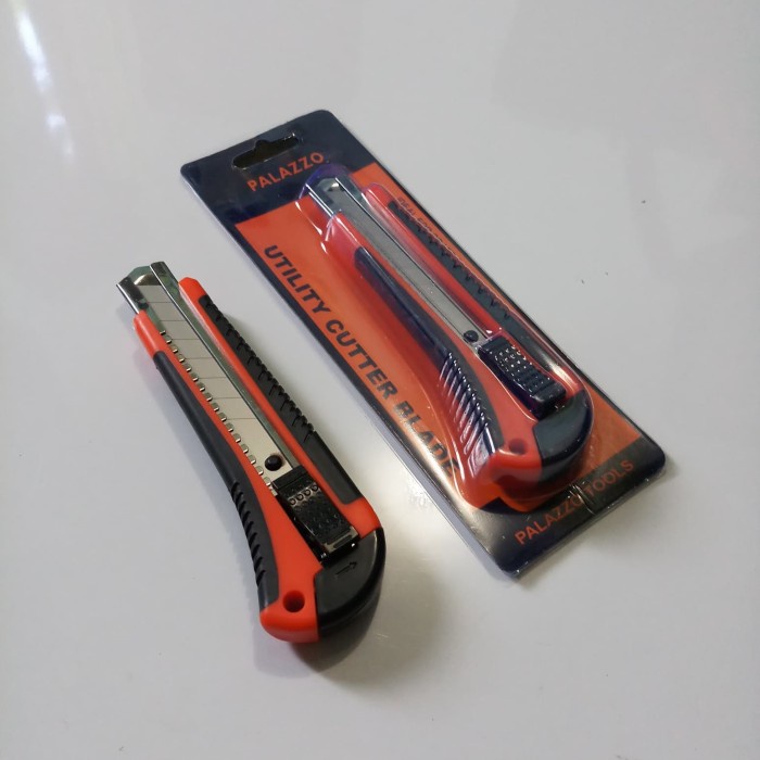 

Pisau Cutter Besar gagang karet UTILITY CUTTER BLADE