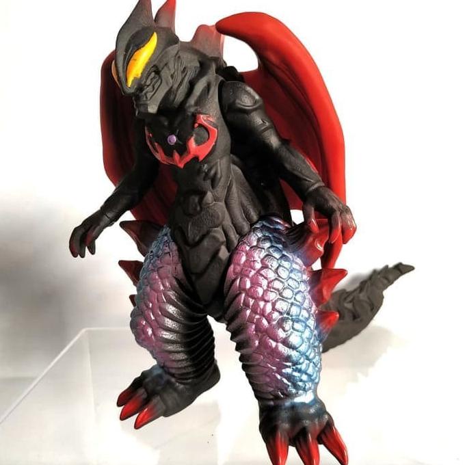 Action Figure Musuh Ultraman Belial Fusion Black