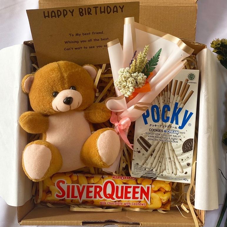 

PREMIUM READY/ HAMPERS BONEKA DAN SNACK/ HAMPERS ULANG TAHUN/ KADO ULANGTAHUN/ KADO CEWE/ KADO WISUDA/ HAMPERS WISUDA/HAMPERS GEMESH Kualitas no 1