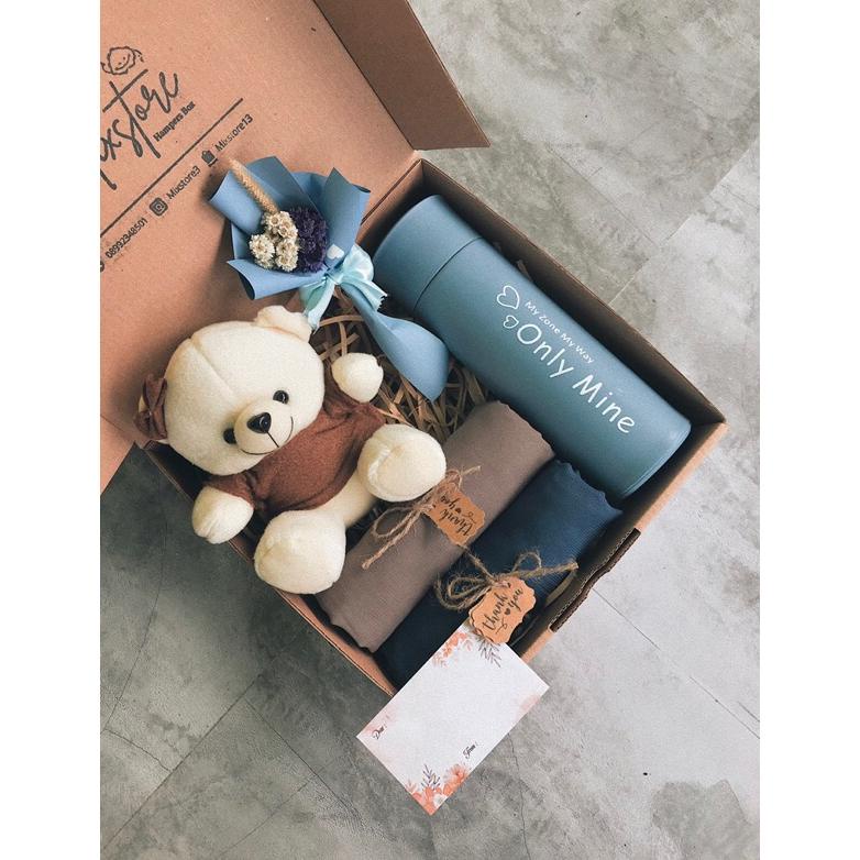 

PREMIUM KADO BESTIE/KADO UNTUK SAHABAT/KADO BIYHDAY/HAMPERS JILBAB/HAMPERS CEWEK/KADO WISUDA/HAMPERS WISUDA/KADO CEWEK/KADO SEMPRO/KADO ULANG TAHUN/KADO TEMAN Kualitas no 1