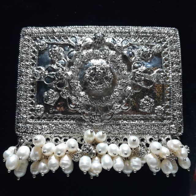 Bros alpaka mutiara air tawar ukiran etnik nusantara kotak besar, Bros Kebaya, Bros Etnik