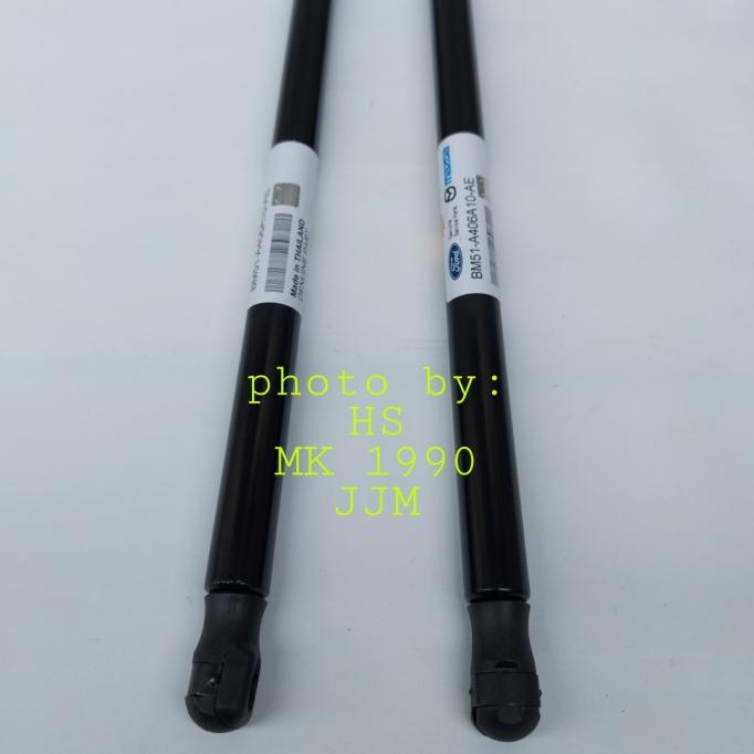 Shock Bagasi Belakang Ford Focus Shock Bagasi Ford Focus 2012 Up