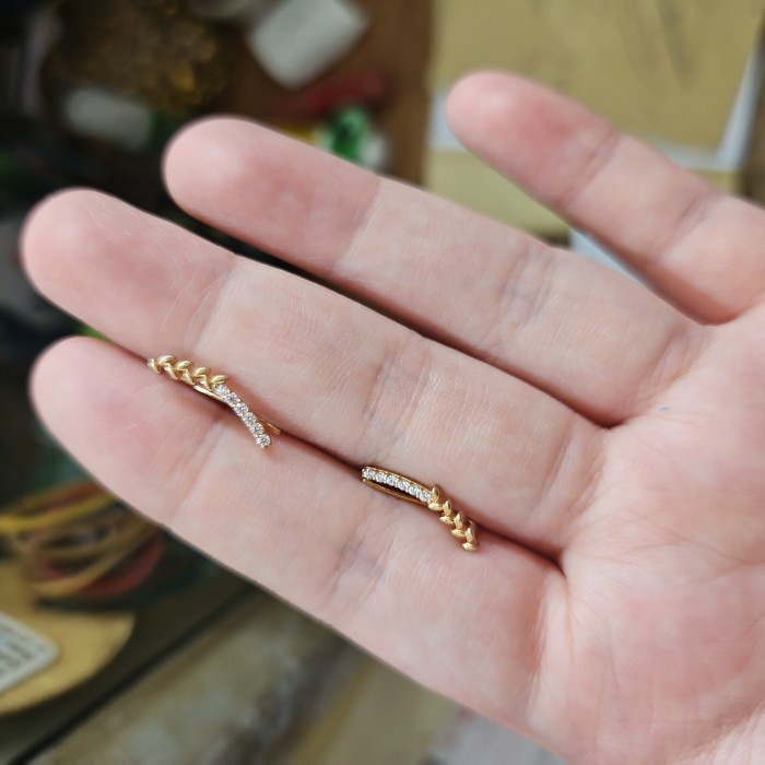 [Baru] Anting Tusuk Climbers Selip Love Hati Mata Putih Emas Asli Muda 375 Diskon